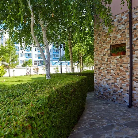 Aparthotel Complex Moskoyani 2*