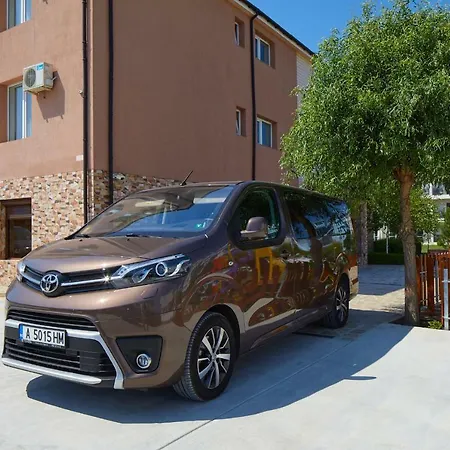 Complex Moskoyani מלון דירות נסבר